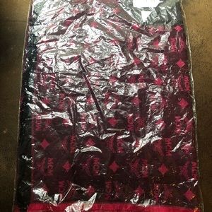 Monogram Jacquard in signature Stole
One Size